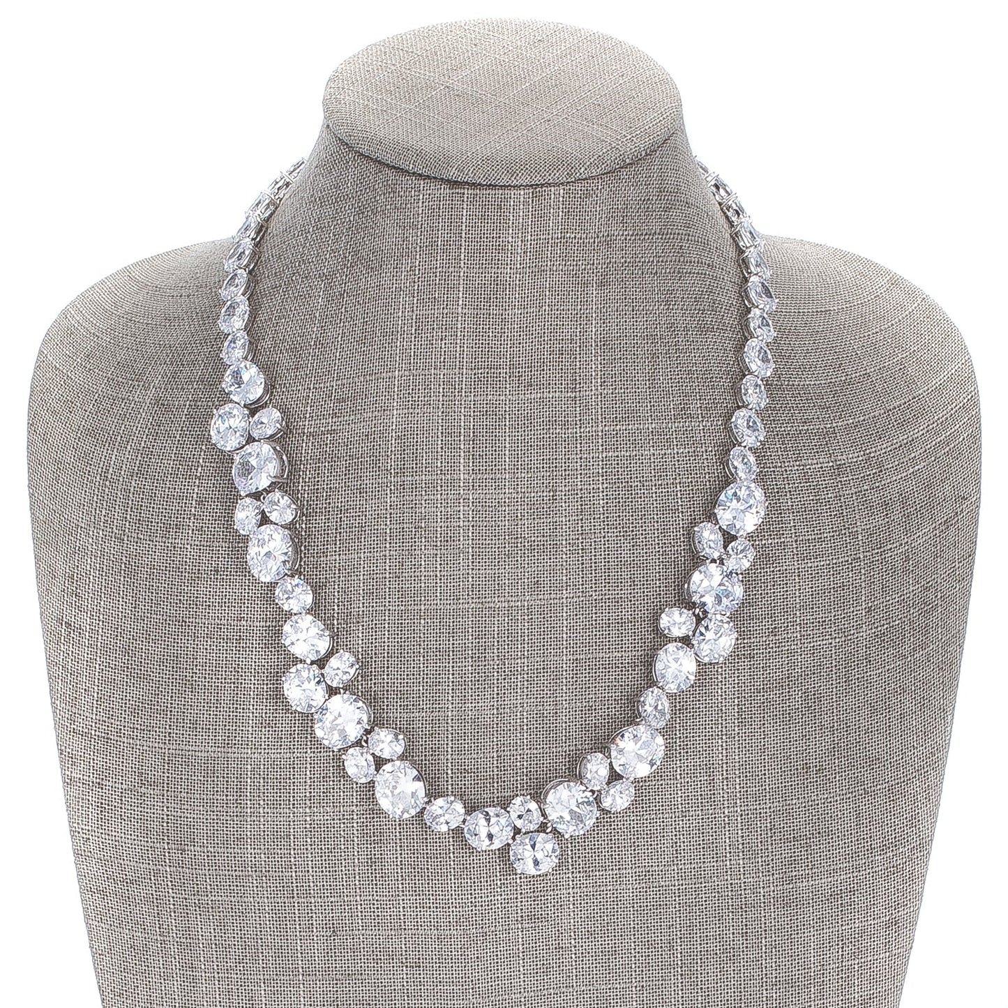 Seraphina – Regal Collar Light